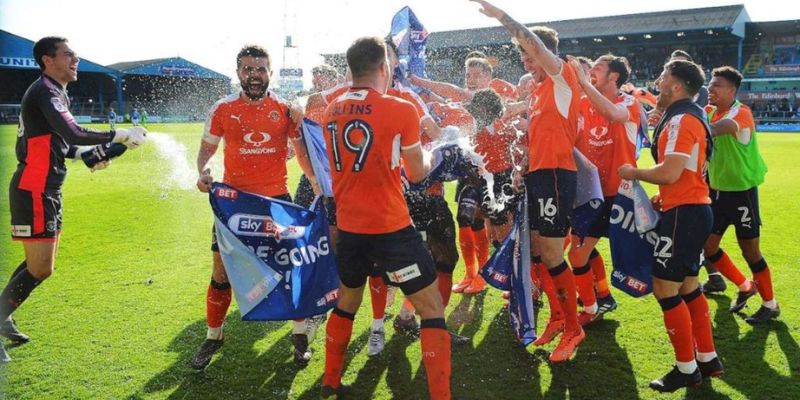 Lịch sử phát triển Câu lạc bộ Luton Town