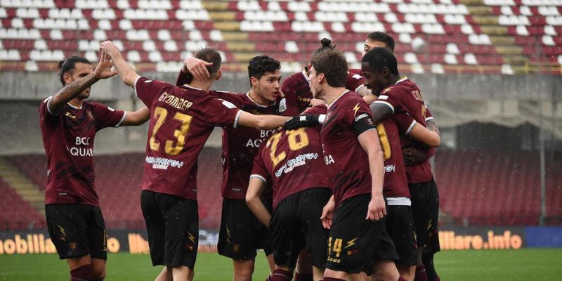 Thành tích và tham vọng câu lạc bộ Salernitana